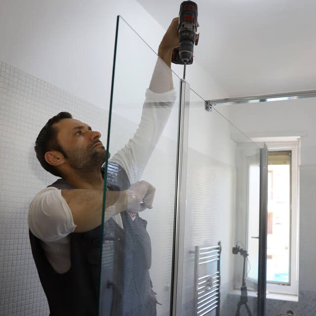 Installazione box doccia e collaudo